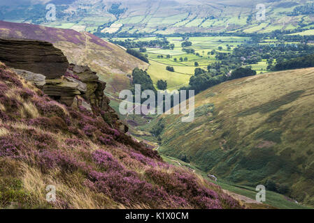 Le paysage accidenté à l'Upper Tor sur le bord de Kinder scout dans le parc national de Peak District. Edale, Derbyshire, Angleterre. Banque D'Images