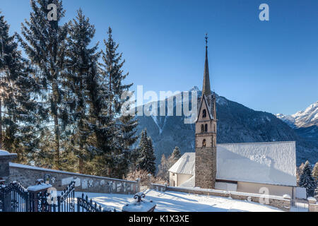 L'Europe, Italie, Vénétie, Italie. L'église monumentale de Saint Simon à Vallada Agordina Banque D'Images