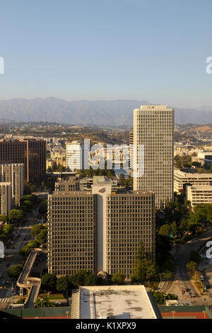 Une vue de l'The Westin Bonaventure Hotel de Bunker Hill Tours et autres structures dans le centre-ville de Los Angeles, California, United States Banque D'Images