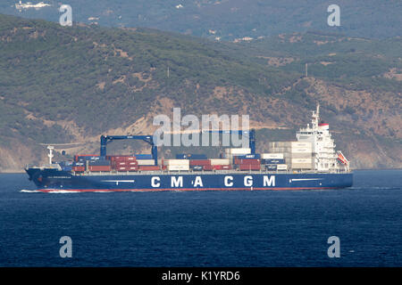 CMA CGM Marseille porte-conteneurs dans le port de Gibraltar à la Mer Méditerranée Banque D'Images