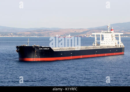 Cape Taweelah Cargo vraquier voyage ancré à Gibraltar dans la mer Méditerranée Banque D'Images