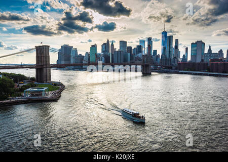 Broklyn Bridge et le centre-ville de Manhattan New York City ina Banque D'Images