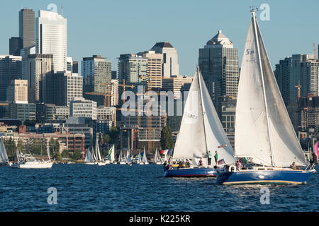 Duck dodge voilier course sur le lac Union, Seattle, Washington, USA Banque D'Images