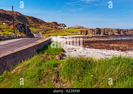 Jusqu'à la route de Malin Head et la tour là, péninsule d'Inishowen, Irlande Banque D'Images