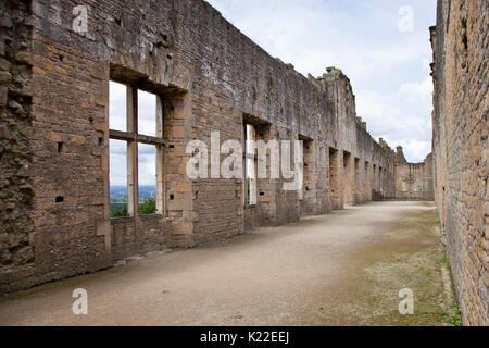 La gamme Terrasse ruines de château de Bolsover, dans le Derbyshire, Angleterre. Banque D'Images