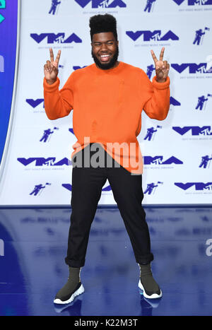 Khalid arrivant à la MTV Video Music Awards 2017, qui ont eu lieu pendant le Forum Los Angeles. Crédit photo doit se lire : Doug Peters/EMPICS Entertainment Banque D'Images