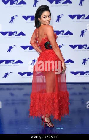 Vanessa Hudgens qui arrivent à les MTV Video Music Awards 2017, qui ont eu lieu pendant le Forum Los Angeles. Crédit photo doit se lire : Doug Peters/EMPICS Entertainment Banque D'Images