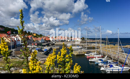 Dueodde, au Danemark. Août 21, 2017. Vue de la ville de Allinge sur l'île danoise de Bornholm, près de la mer Baltique, Danemark, Dueodde 21 août 2017. L'île de Bornholm et le groupe d'îles le plus éloigné du Danemark sont Ertholmene îles de l'Est. Grâce à son emplacement, Bornholm compte un nombre plus élevé d'heures de soleil. - Pas de service de fil - Photo : Patrick Pleul/dpa-Zentralbild/ZB/dpa/Alamy Live News Banque D'Images