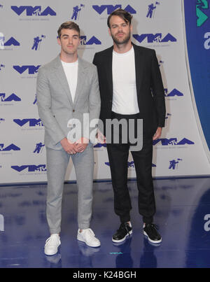 Los Angeles, États-Unis. 27 août 2017. Los Angeles, Californie - les Chainsmokers. 2017 MTV Video Music Awards organisés au Forum de Los Angeles. Banque D'Images
