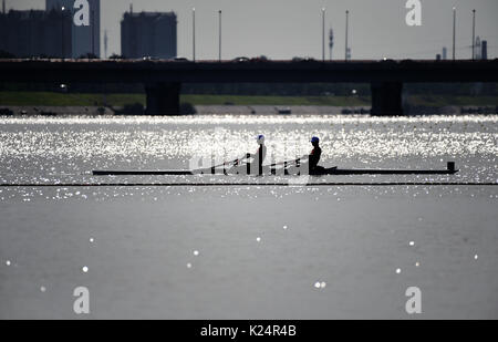 Tianjin. Août 29, 2017. Les athlètes s'affrontent lors de la compétition d'aviron à la 13e Jeux nationaux chinois en Chine du nord, la municipalité de Tianjin, le 29 août 2017. Credit : Wang Jianwei/Xinhua/Alamy Live News Banque D'Images