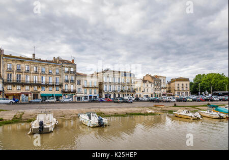 Village de Blaye sur l'estuaire de la Gironde, une commune française, sous-préfecture et dans le département de la Gironde et Nouvelle-Aquitaine dans le sud-ouest de la France Banque D'Images