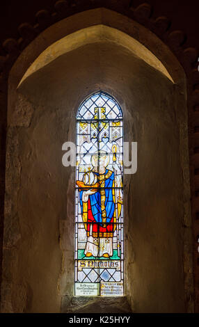 Vitrail de l'église St Nicholas, une ancienne église historique à Compton, un village près de Guildford, Surrey, au sud-est de l'Angleterre, Royaume-Uni Banque D'Images