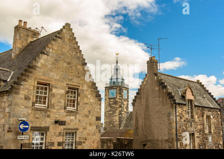 STRILING - Royaume-Uni - 9 août 2017 - Vue sur la vieille ville de Stirling en Écosse avec la tour de l'horloge Banque D'Images