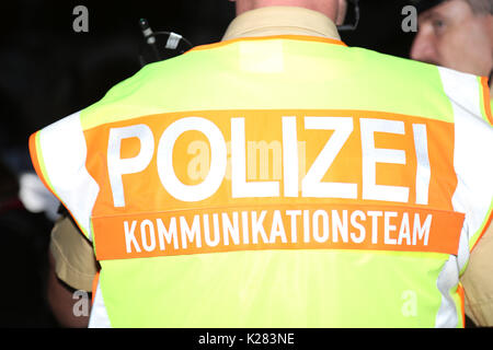 Munich, Allemagne. Août 28, 2017. L'équipe de communication de la police Crédit : Alexander Pohl/Pacific Press/Alamy Live News Banque D'Images