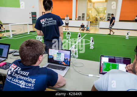 Miami Florida,Université de Miami,RoboCup Open,robots,SoftBank Robotics robot NAO,ai artificielle intelligence,étudiant étudiants élève concours, autono Banque D'Images