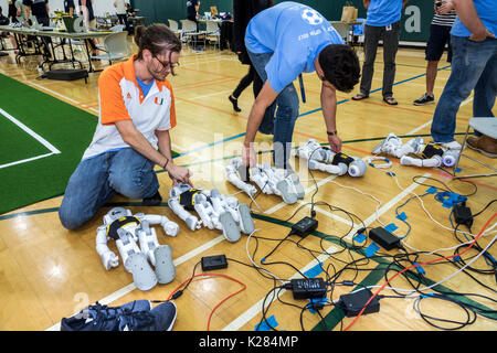 Miami Florida,Université de Miami,RoboCup Open,robots,SoftBank Robotics robot NAO,ai artificielle intelligence,étudiant étudiants élève concours, autono Banque D'Images