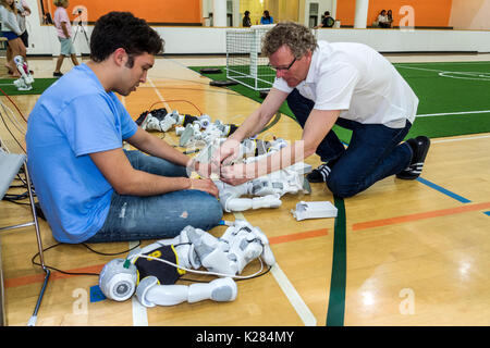 Miami Florida,Université de Miami,RoboCup Open,robots SoftBank Robotics robot NAO intelligence artificielle, étudiants étudiants concours autonome h Banque D'Images
