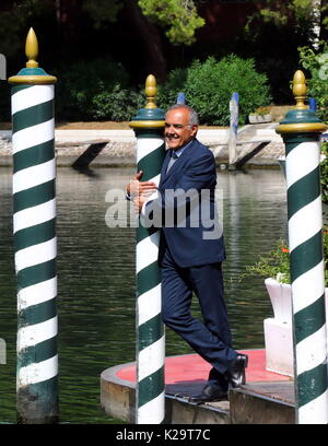 Venise, Italie. Le 29 août, 2017. Directeur du Festival du Film de Venise Alberto Barbera sourit pendant le 74e Festival International du Film de Venise au Lido de Venise, Italie, 29 août 2017.(se déroulera du 30 août au 9 septembre) Credit : Andrea Spinelli/Alamy Live News Banque D'Images