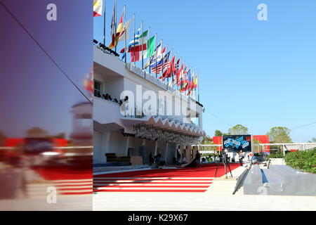 Venise, Italie. Août 29, 2017. L'homme au travail au cours de la 74e Festival International du Film de Venise au Lido de Venise le 29 août 2017. Credit : Andrea Spinelli/Alamy Live News Banque D'Images