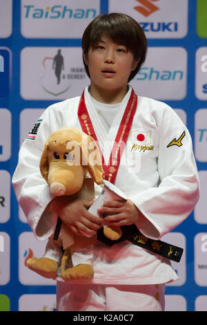 Budapest, Hongrie. Août 29, 2017. L'IA de la médaille d'or du Japon Shishime assiste à la cérémonie pour la catégorie femmes -52kg à la Suzuki 2017 Championnat du monde de judo à Budapest, Hongrie, le 29 août, 2017. Credit : Attila Volgyi/Xinhua/Alamy Live News Banque D'Images