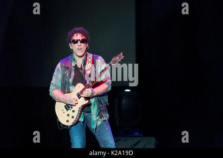 Madison, Wisconsin, USA. Mar 28, 2017. NEAL SCHON de voyage à l'Alliant Energy Center à Madison, Wisconsin Crédit : Daniel DeSlover/ZUMA/Alamy Fil Live News Banque D'Images