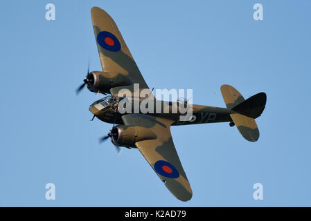 Bristol Blenheim chasseur bombardier de la Seconde Guerre mondiale volant au Little Gransden Children in Need Airshow Banque D'Images