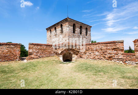 La forteresse Baba Vida à Vidin, Bulgarie. Il se compose de deux murs rideau concentriques et environ 9 tours de dont trois sont conservés jusqu'à leur Banque D'Images