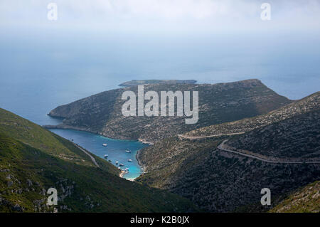 Vue, d'en haut, de Porto Vromi, sur l'île de Zakynthos en Grèce Banque D'Images