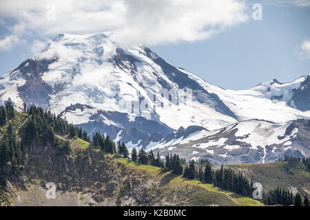 Close-up des glaciers sur la face nord du mont Baker - le volcan le plus au nord dans le Nord de la chaîne des Cascades. Banque D'Images