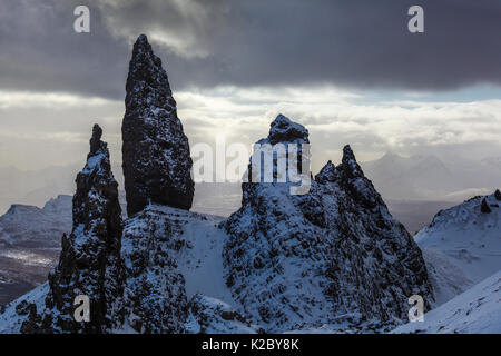 Le vieil homme de Storr après de fortes chutes de neige, Isle of Skye, Scotland, UK. Mars 2015. Banque D'Images