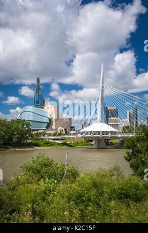 Le pont Provencher et sur les toits de la ville de Winnipeg, Manitoba, Canada. Banque D'Images