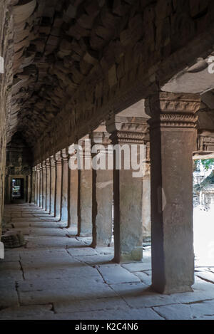 Couloir de la galerie, temple intérieur, Ta Prohm, Angkor, Siem Reap, Cambodge Banque D'Images