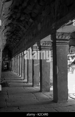 Couloir de la galerie, temple intérieur, Ta Prohm, Angkor, Siem Reap, Cambodge Banque D'Images