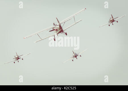 Radom, Pologne - 26 août 2017:aerobatic team pendant le spectacle aérien de Paris 2017. Banque D'Images