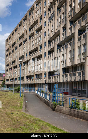 Robin Hood Gardens Estate, Londres, Royaume-Uni Banque D'Images