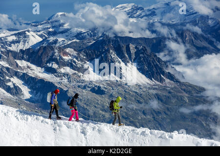 Groupe d'alpinistes sur les pentes du Mont Blanc, Chamonix, France Banque D'Images