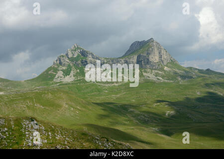 'Saddle des dieux" (PIC) Sedlena greda et Dobri Do valley, parc national de Durmitor, Monténégro, juillet 2014. Banque D'Images