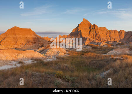 Paysage de grès érodées, stries et d'érosion, Badlands National Park, South Dakota, USA Septembre 2014. Banque D'Images