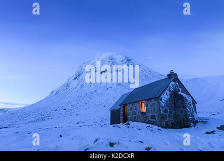 Devil's Point et Corrour Bothy dans la neige, le Parc National de Cairngorms, Highlands d'Ecosse, Royaume-Uni, janvier 2016. Banque D'Images