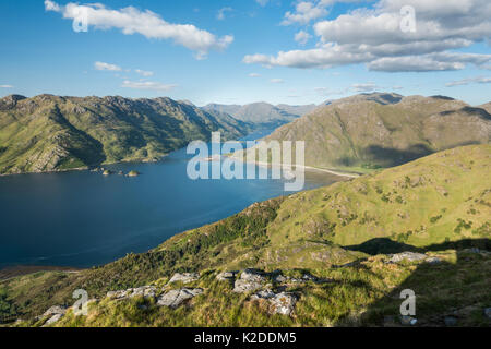 Loch Hourn et grand ciel d'Ladar Bheinn. Knoydart, Highlands, Écosse, Royaume-Uni, juin 2016. Banque D'Images