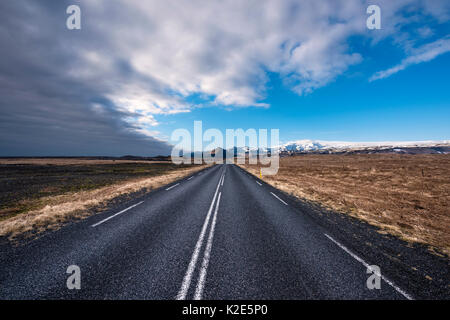 Ring road aussi Hringvegur Þjóðvegur 1, route nationale 1, Sudurland, Island Banque D'Images