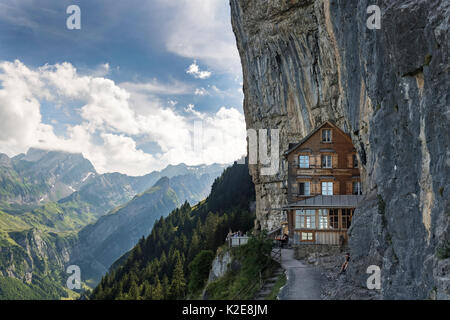 Aescher guesthouse près de l'Ebenalp Wildkirchli ci-dessous, l'Alpstein, Canton d'Appenzell Rhodes-Intérieures, Suisse Banque D'Images