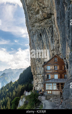 Aescher guesthouse près de l'Ebenalp Wildkirchli ci-dessous, l'Alpstein, Canton d'Appenzell Rhodes-Intérieures, Suisse Banque D'Images