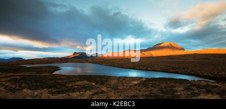 Ben Mor Coigach Loch et Dhonnachaidh en hiver, Assynt, Highlands, Scotland, UK, janvier 2014. Banque D'Images