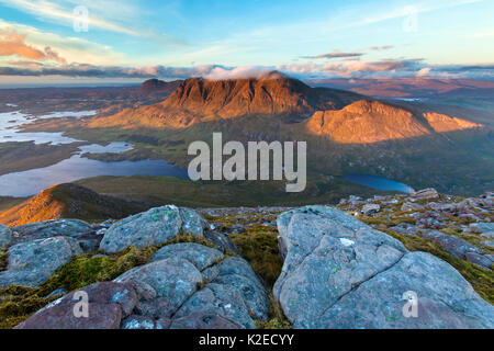 Vue du Cul Beag à Cul Mor et Loch Assynt, Dhuibh Doire, Highlands. L'Écosse, Royaume-Uni, septembre 2013. Banque D'Images