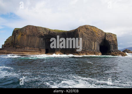 L'île de Staffa, Hébrides intérieures, Écosse, Royaume-Uni, mai 2014. Banque D'Images