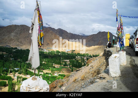 Shanti stupa à Leh Ladakh, Jammu-et-Cachemire, l'Inde Banque D'Images