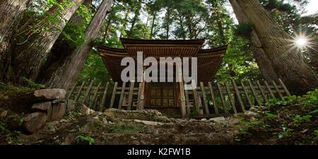 Un bâtiment dans le complexe du Temple Okunoin au centre du Japon, sur le Mont Koya Banque D'Images