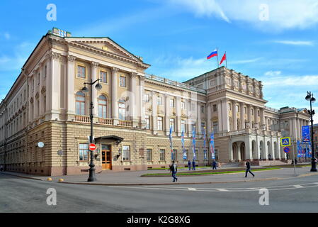 ST.Petersburg, RUSSIE - Juni 13, 2017 : le palais Mariinsky, l'Assemblée législative, au cours de la Coupe des Confédérations de football en Saint-pétersbourg Banque D'Images