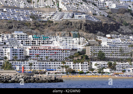 Colline avec hôtels et villages de vacances, puerto rico, Gran Canaria, Espagne Banque D'Images